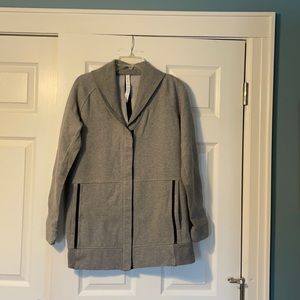 LULULEMON SZ 8 beautiful snapped jacket